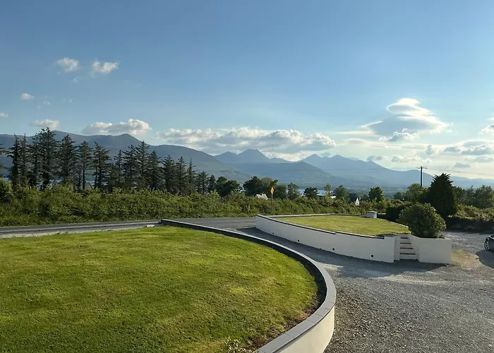 Arbutus Lodge